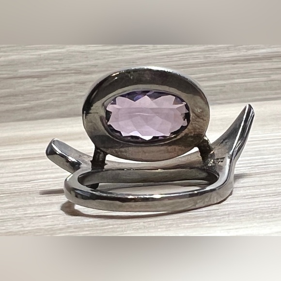 Vintage Designer (KS) Oxidized Sterling Silver & Gold Modernist Amethyst Ring - Picture 4 of 12